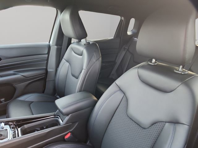 New 2026 Jeep Compass Altitude image 24