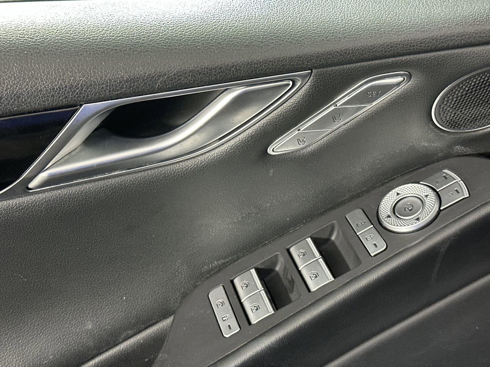 Used 2023 Genesis G80 2.5T image 13