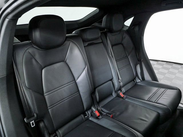 Certified 2024 Porsche Cayenne AWD image 24
