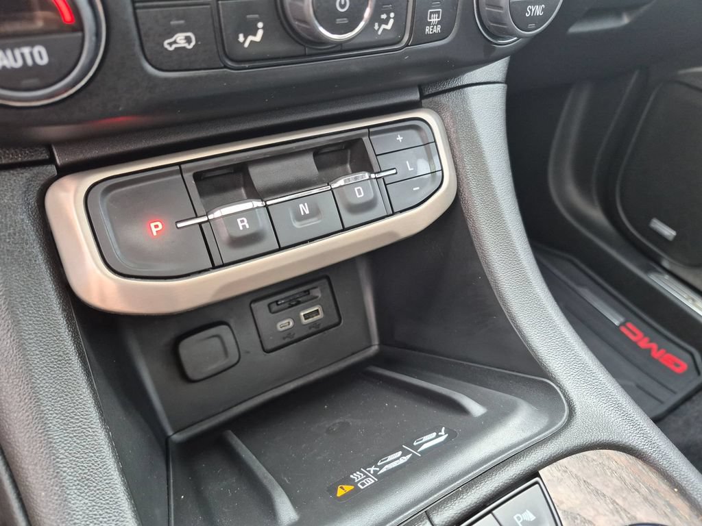 Used 2022 GMC Acadia Denali w/ Black Diamond Edition FWD image 20
