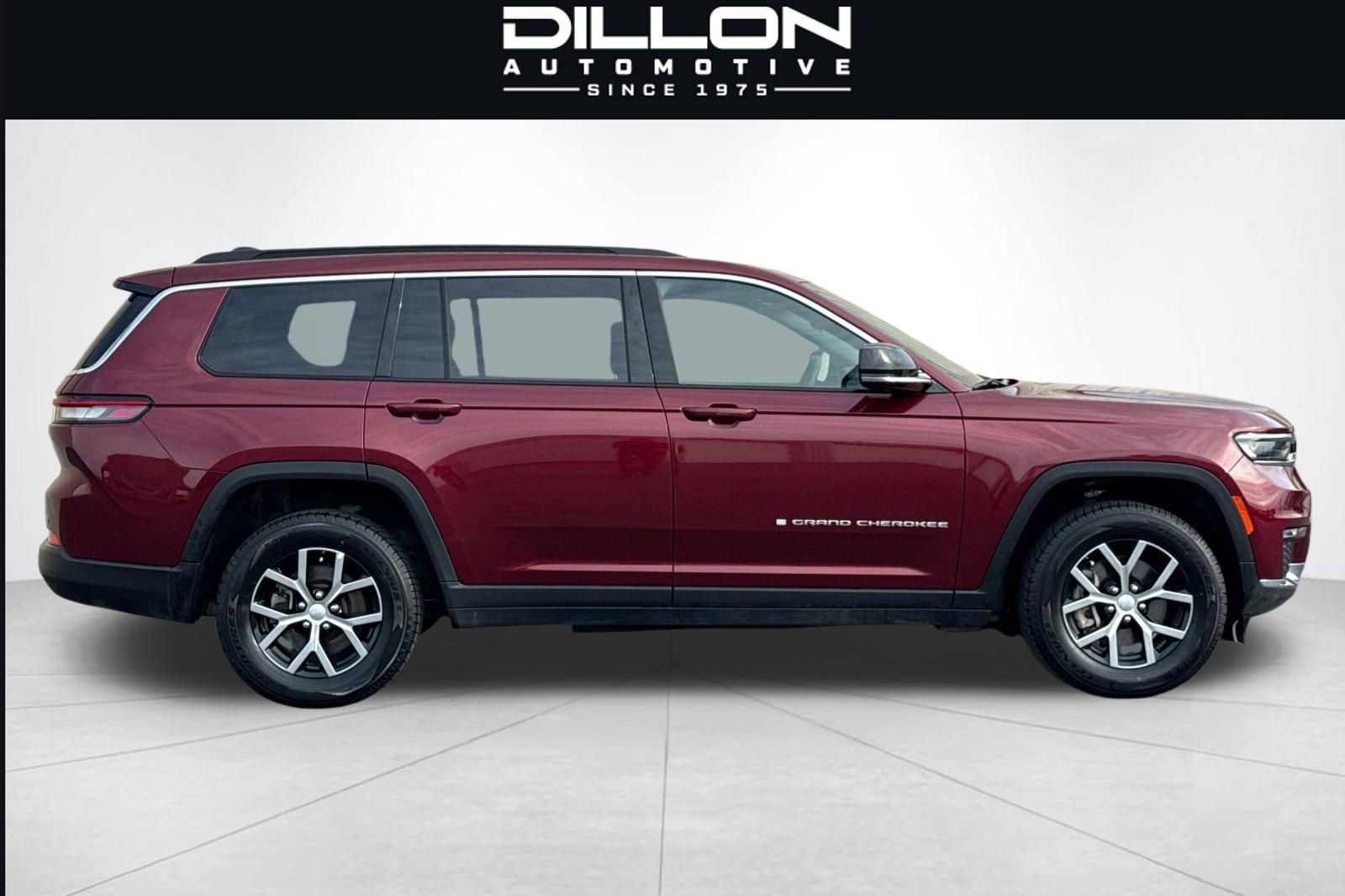 Used 2024 Jeep Grand Cherokee L Limited w/ Trailer Tow Package AWD/4WD image 3
