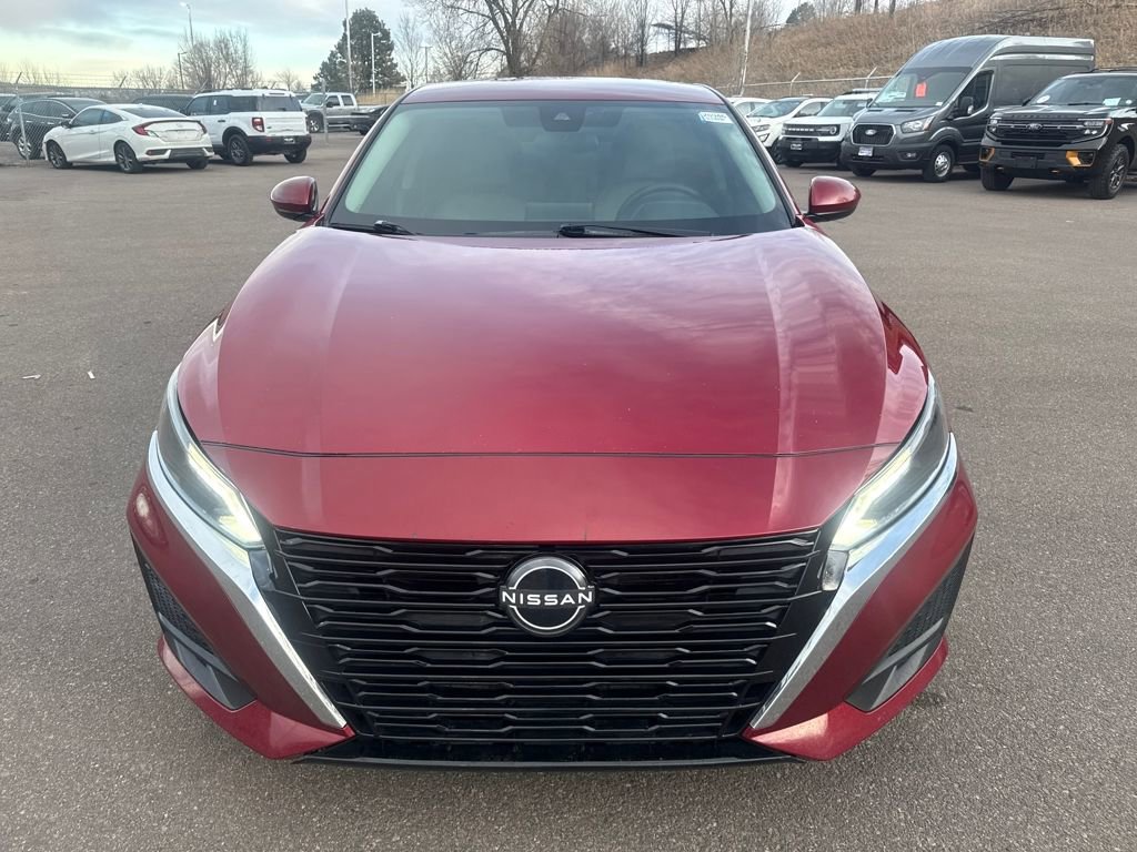 Used 2023 Nissan Altima 2.5 SV image 2
