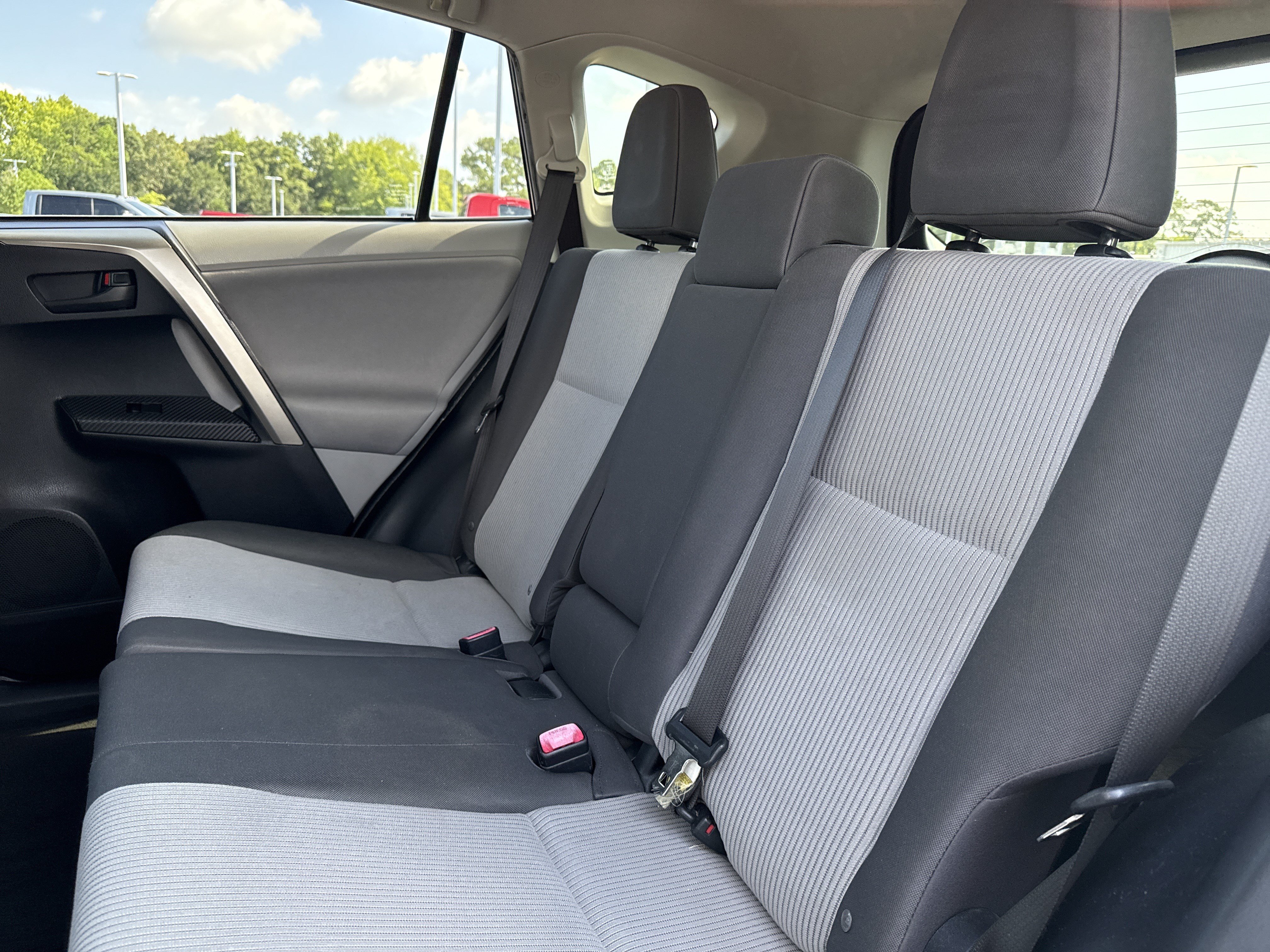 Used 2013 Toyota RAV4 LE FWD image 29