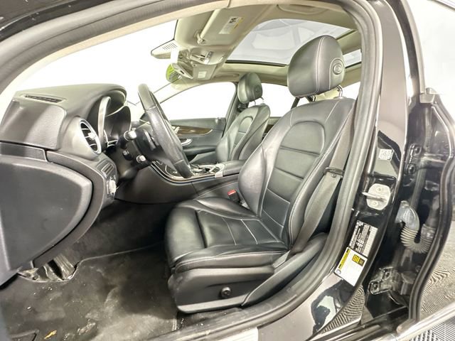 Used 2017 Mercedes-Benz C 300 4MATIC Sedan image 4
