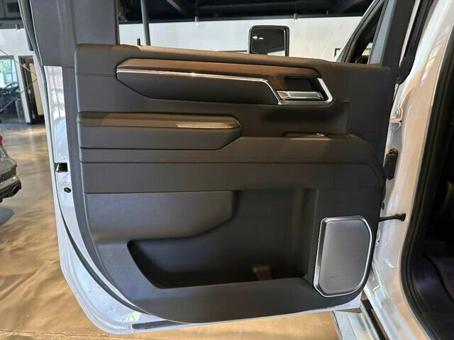 Used 2024 Chevrolet Silverado 3500 High Country w/ High Country Premium Package AWD/4WD image 18