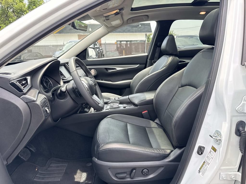 Used 2023 INFINITI QX50 Luxe AWD/4WD image 16