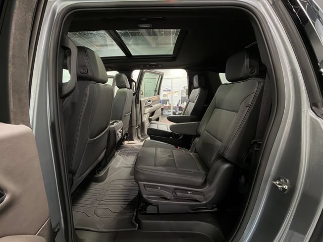 Used 2025 GMC Yukon XL Denali w/ Sun & Power Step Package AWD/4WD image 13