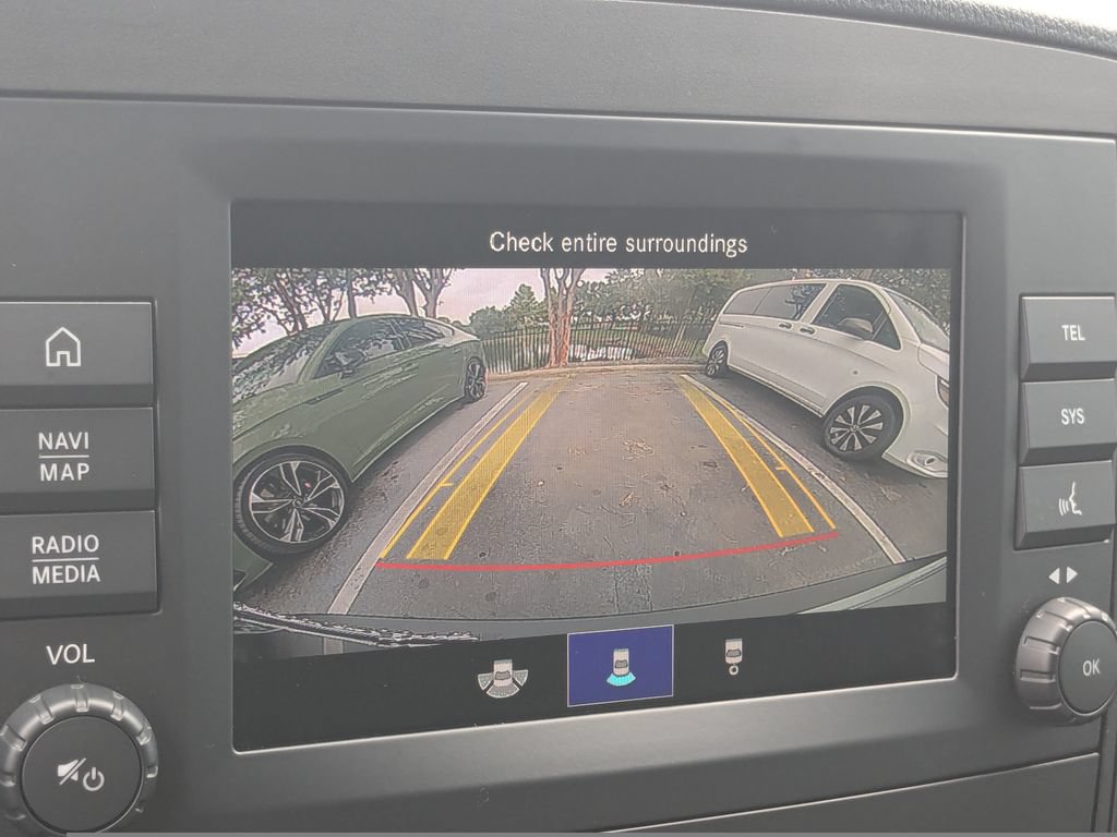 Used 2023 Mercedes-Benz Metris image 5