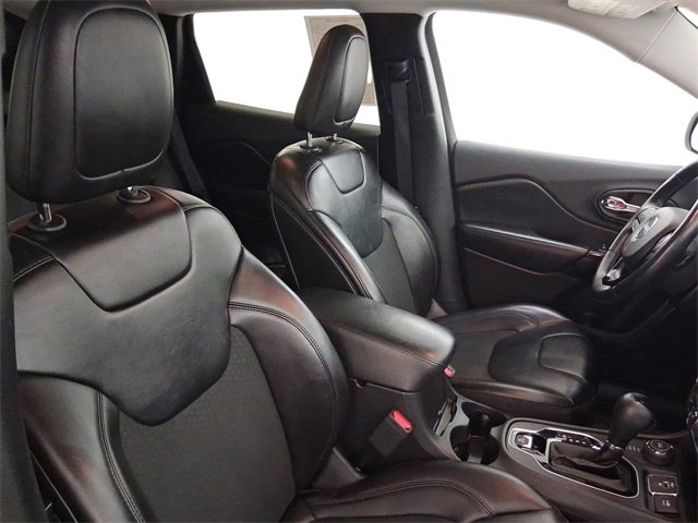 Used 2019 Jeep Cherokee Latitude Plus image 14