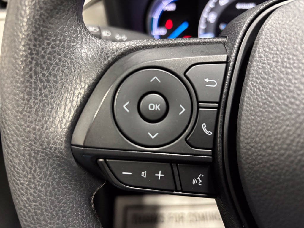 Used 2025 Toyota RAV4 XLE AWD/4WD image 19