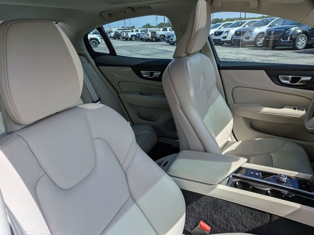 Used 2024 Volvo S60 B5 Plus w/ Climate Package FWD image 27