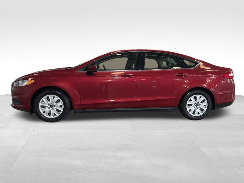 Used 2014 Ford Fusion S image 2