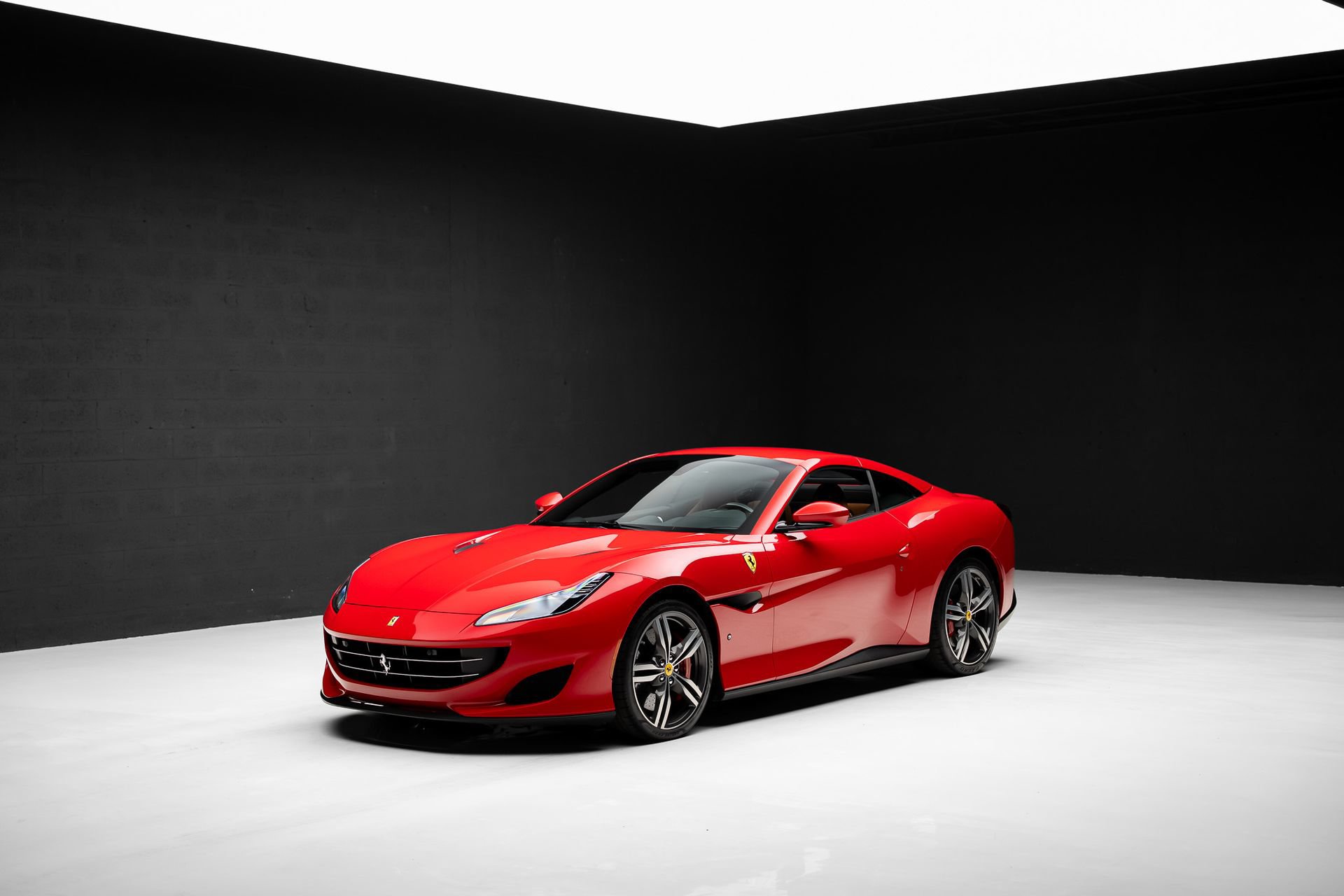 Used 2019 Ferrari Portofino RWD image 4