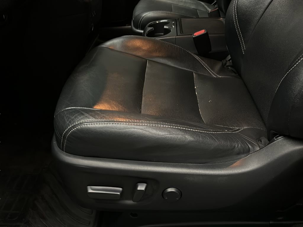 Used 2015 Toyota Sienna SE FWD image 10