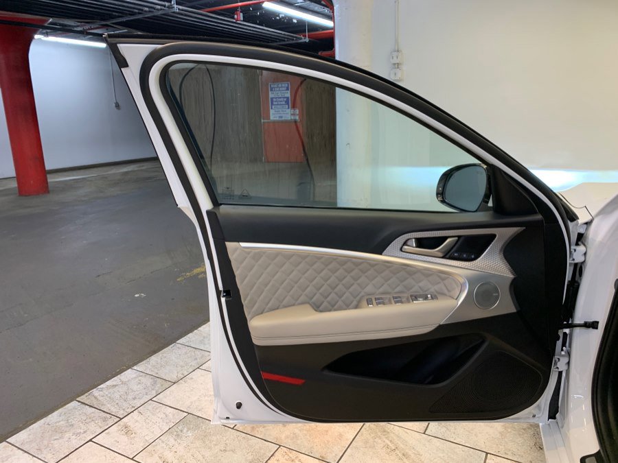 Used 2023 Genesis G70 3.3T w/ Sport Prestige Package image 13