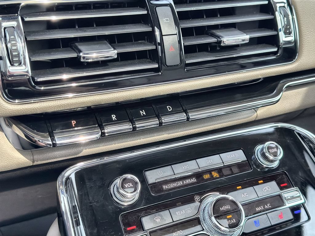 Used 2024 Lincoln Navigator Reserve AWD/4WD image 23