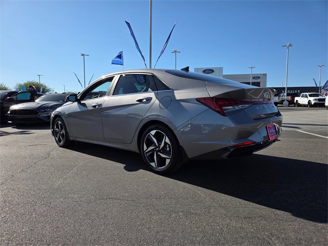 Used 2023 Hyundai Elantra Limited image 5