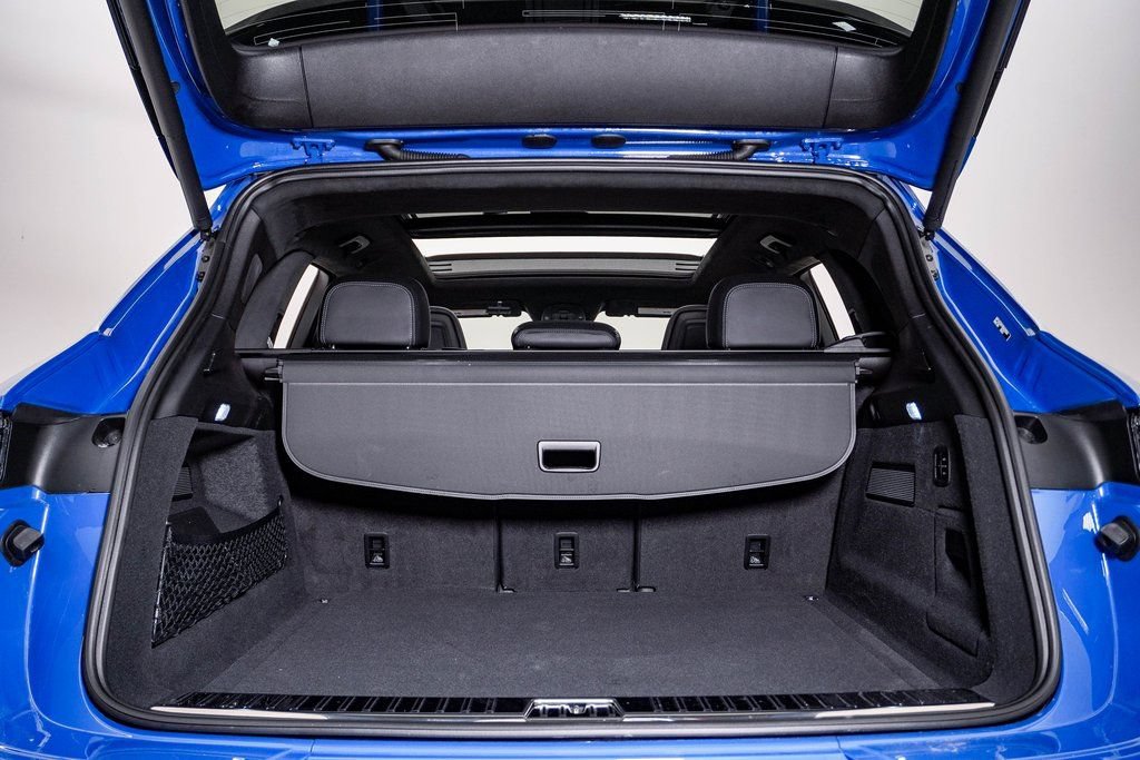 New 2025 Porsche Cayenne GTS AWD/4WD image 28