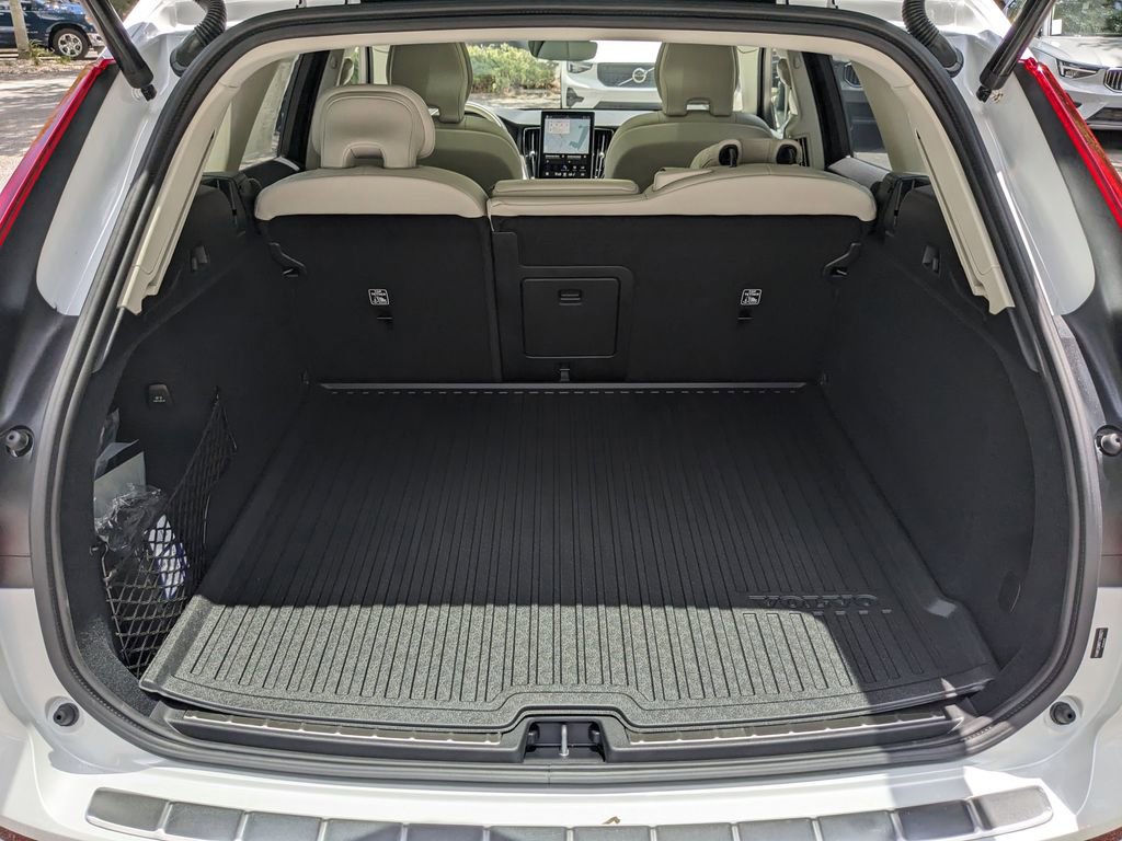New 2026 Volvo XC60 B5 Ultra w/ Protection Package Premier image 12