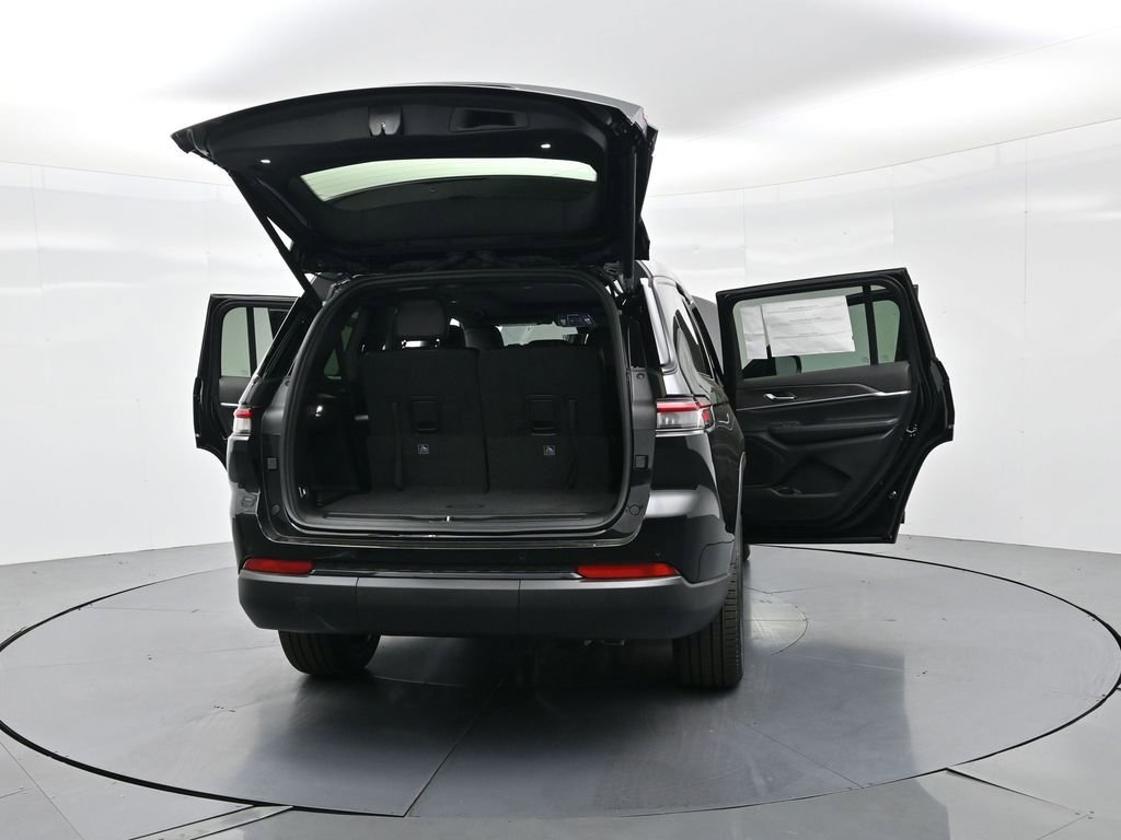 New 2025 Jeep Grand Cherokee L Limited w/ Black Appearance Package image 36