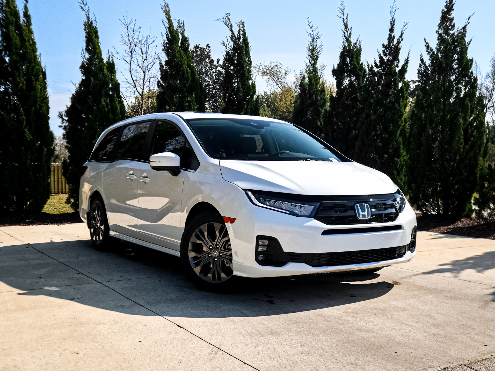 New 2026 Honda Odyssey Touring image 2