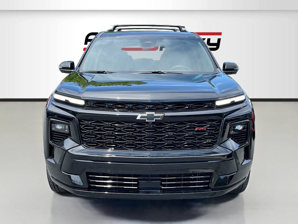 Used 2025 Chevrolet Traverse RS w/ LPO, Floor Liner Package AWD/4WD image 2