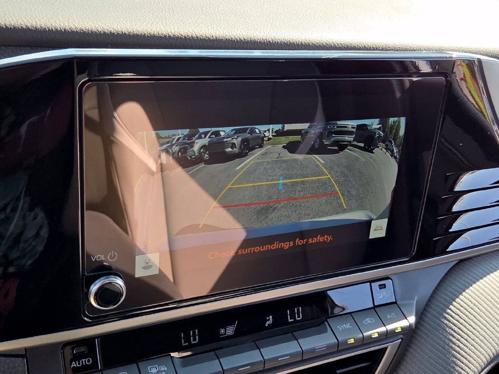 Used 2025 Toyota Camry SE FWD image 19