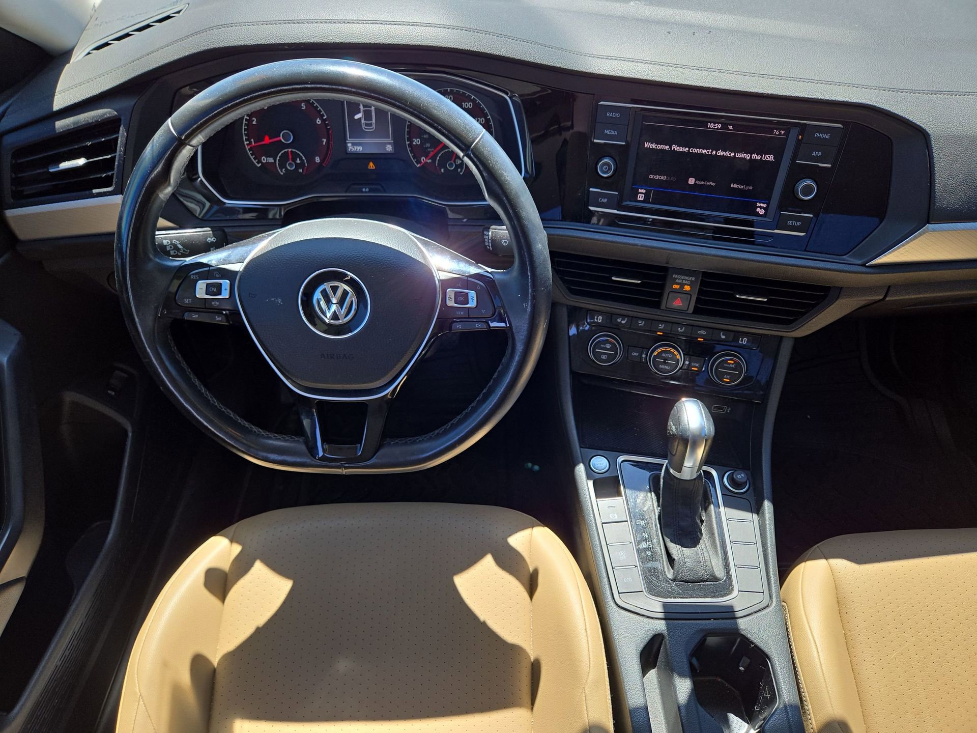 Used 2019 Volkswagen Jetta SE w/ Cold Weather Package FWD image 14