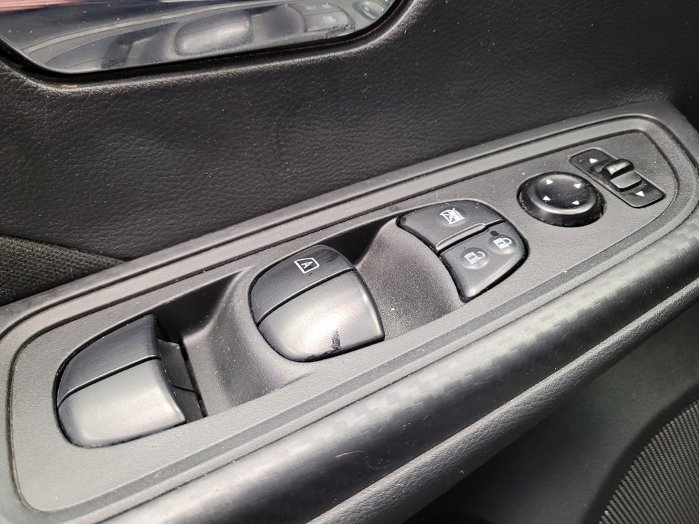 Used 2021 Nissan Versa SV FWD image 32