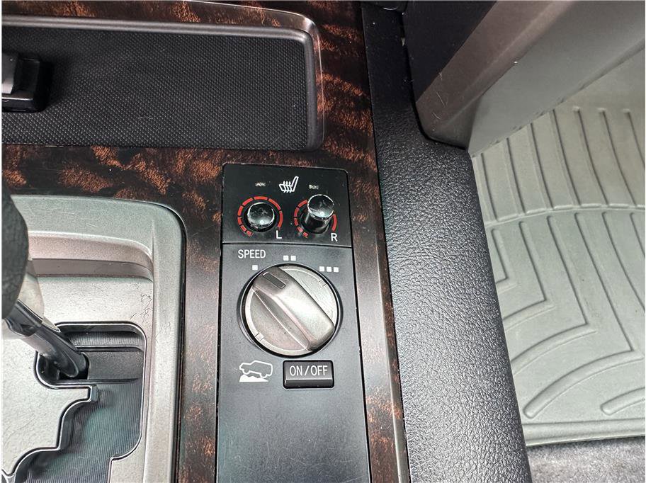 Used 2011 Toyota Land Cruiser w/ Upgrade Pkg image 20