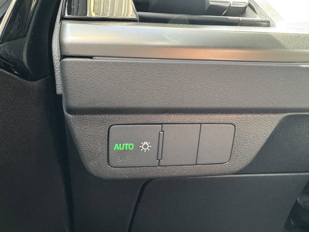 Used 2024 Audi Q4 e-tron Premium Plus w/ Premium Plus image 32