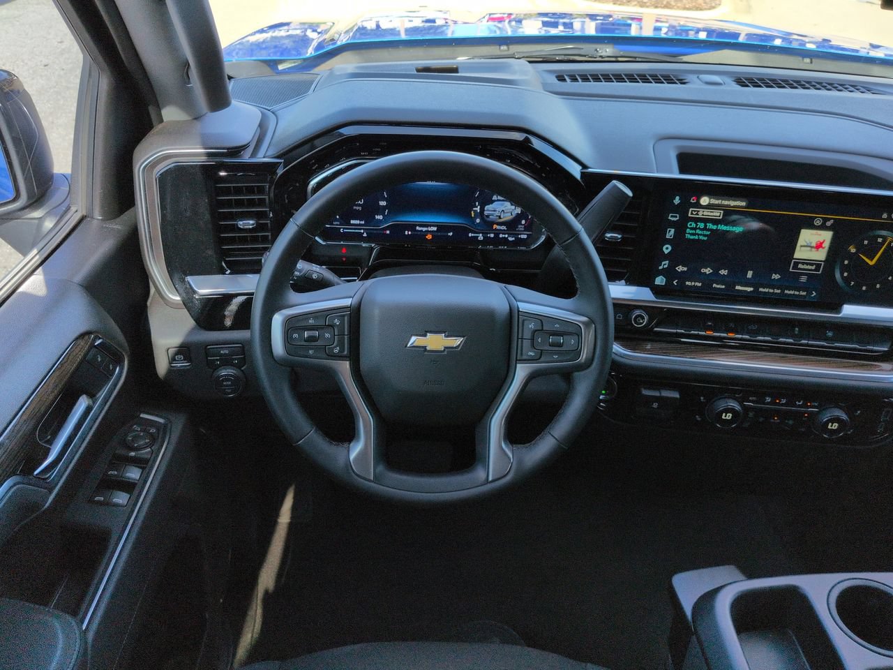 Used 2025 Chevrolet Silverado 1500 LT AWD/4WD image 16