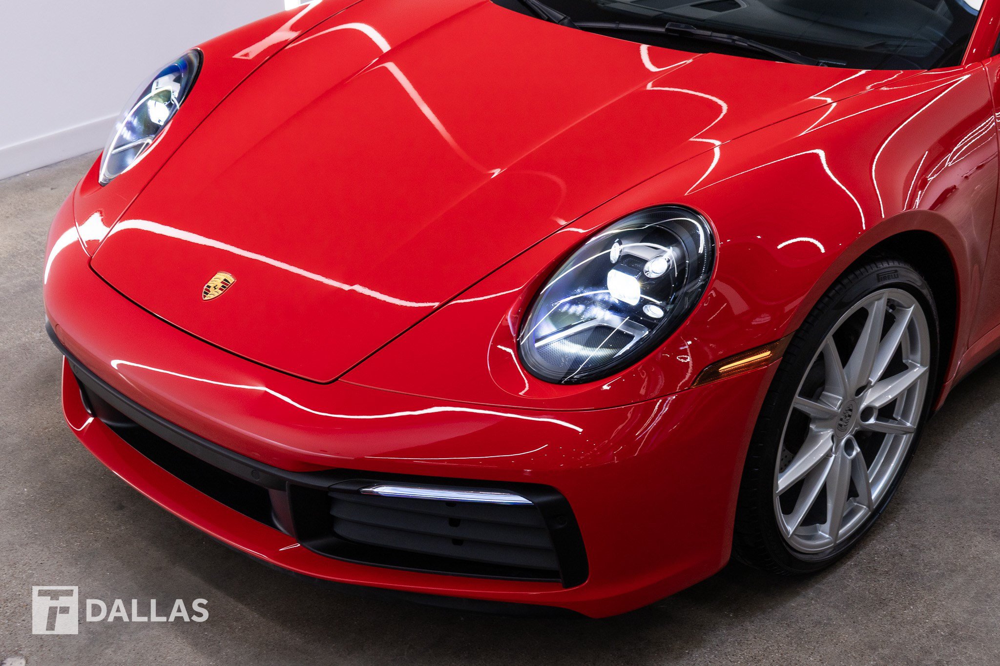 Used 2022 Porsche 911 Carrera RWD image 3