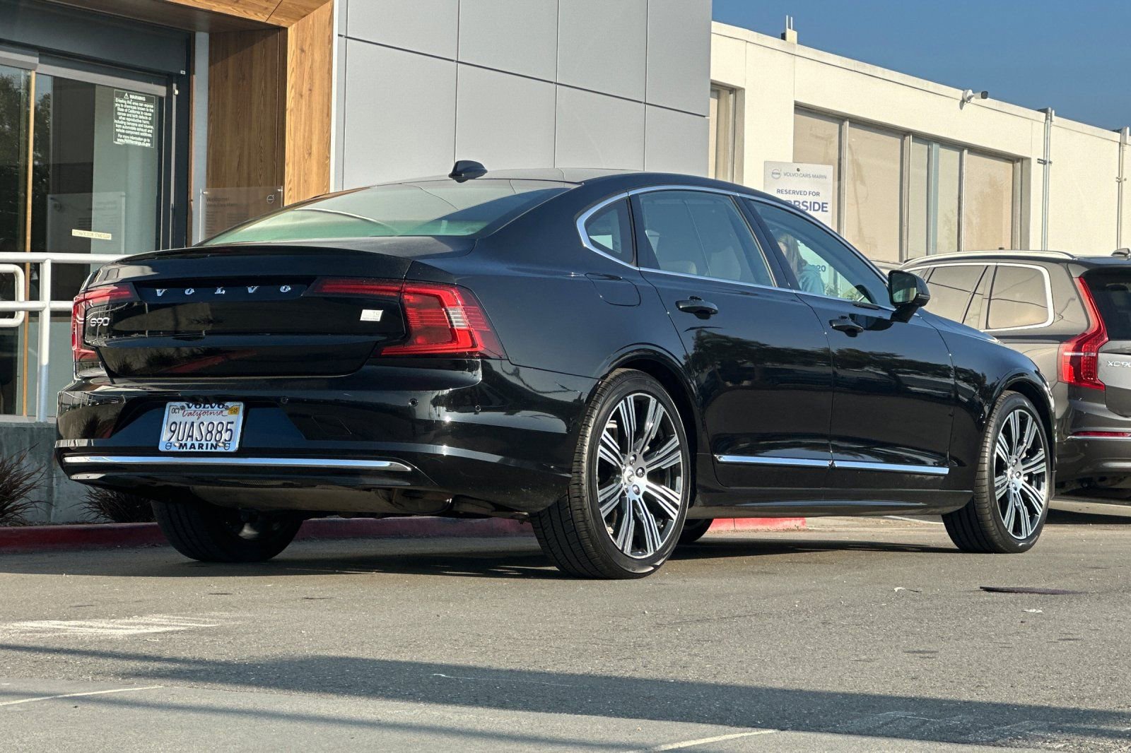 Used 2024 Volvo S90 T8 Ultimate image 2