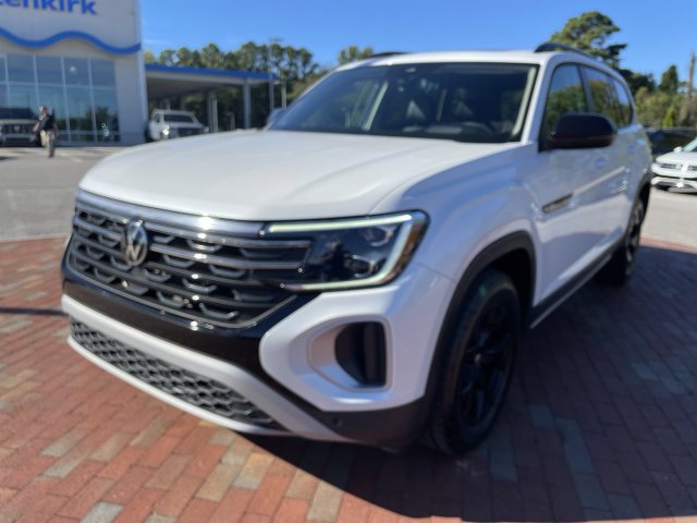 Used 2024 Volkswagen Atlas Peak Edition SEL AWD/4WD image 1