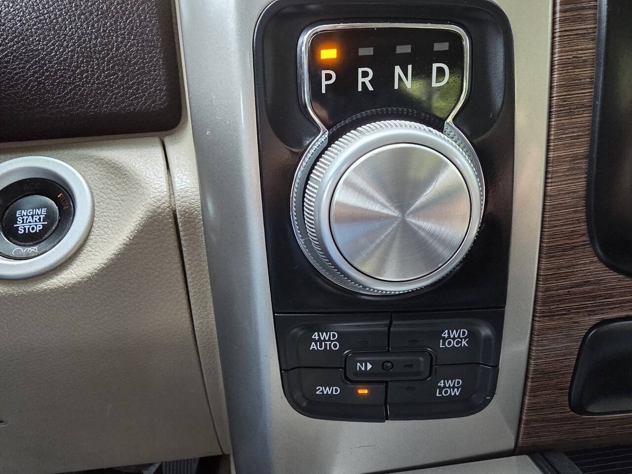 Used 2018 RAM 1500 Laramie w/ Convenience Group AWD/4WD image 18