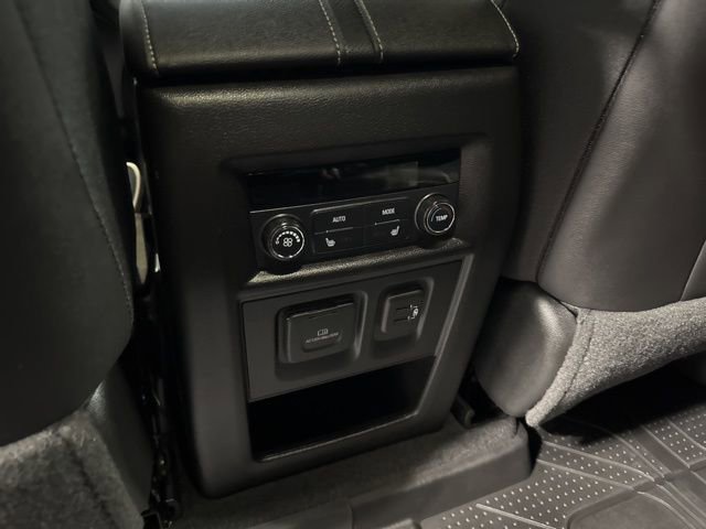 Used 2022 Chevrolet Traverse Premier w/ LPO, Floor Liner Package AWD/4WD image 27