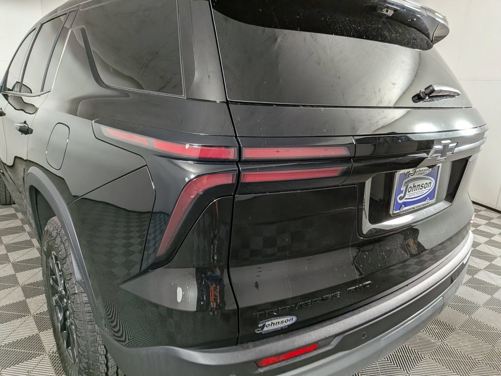 Certified 2024 Chevrolet Traverse Z71 w/ Enhanced Driving Package AWD/4WD image 11