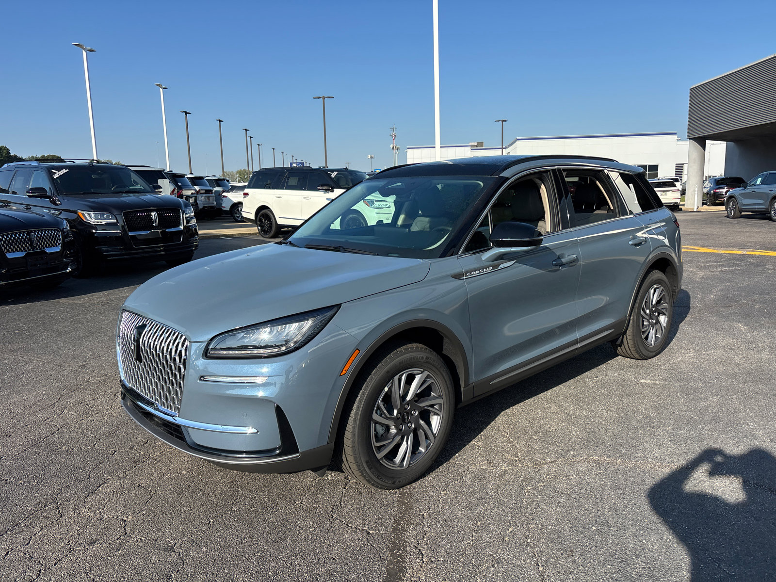 New 2026 Lincoln Corsair Premiere image 3