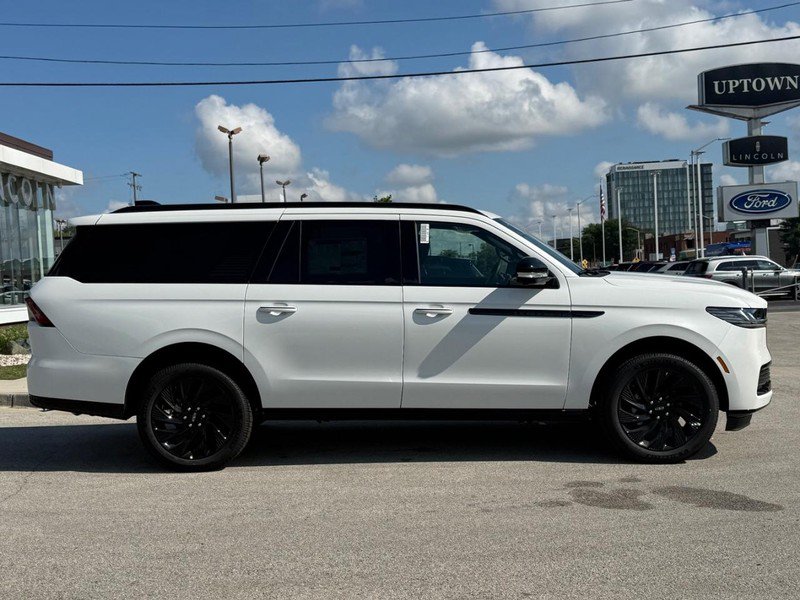 New 2027 Lincoln Navigator L Reserve w/ Jet Appearance Package AWD/4WD image 2