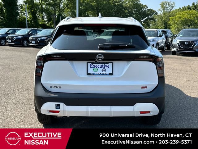 Used 2025 Nissan Kicks SR w/ Interior Electronics Package FWD image 3