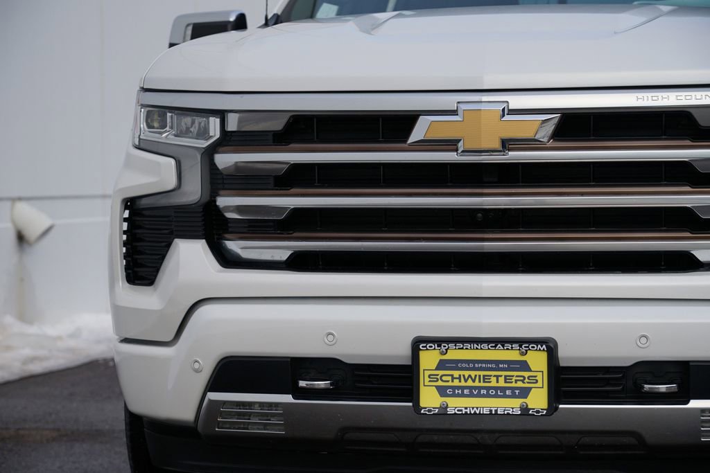 Used 2022 Chevrolet Silverado 1500 High Country w/ High Country Premium Package image 9