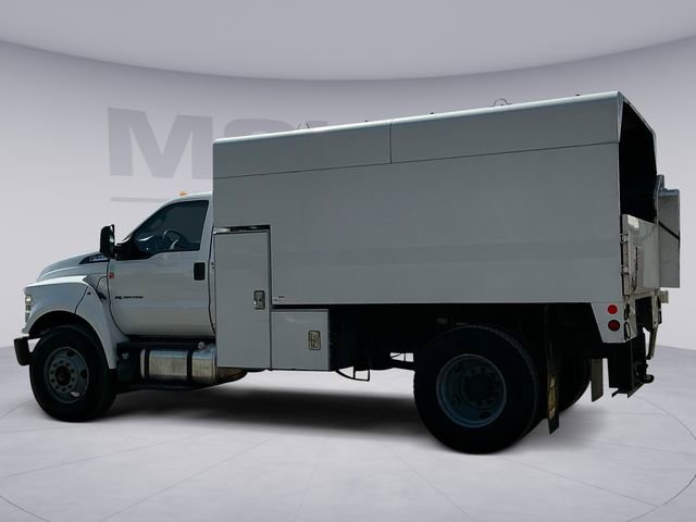 Used 2016 Ford F750 2WD Regular Cab Super Duty image 2