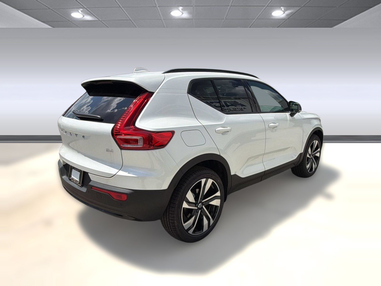 New 2026 Volvo XC40 B4 Plus w/ Climate Package FWD image 9