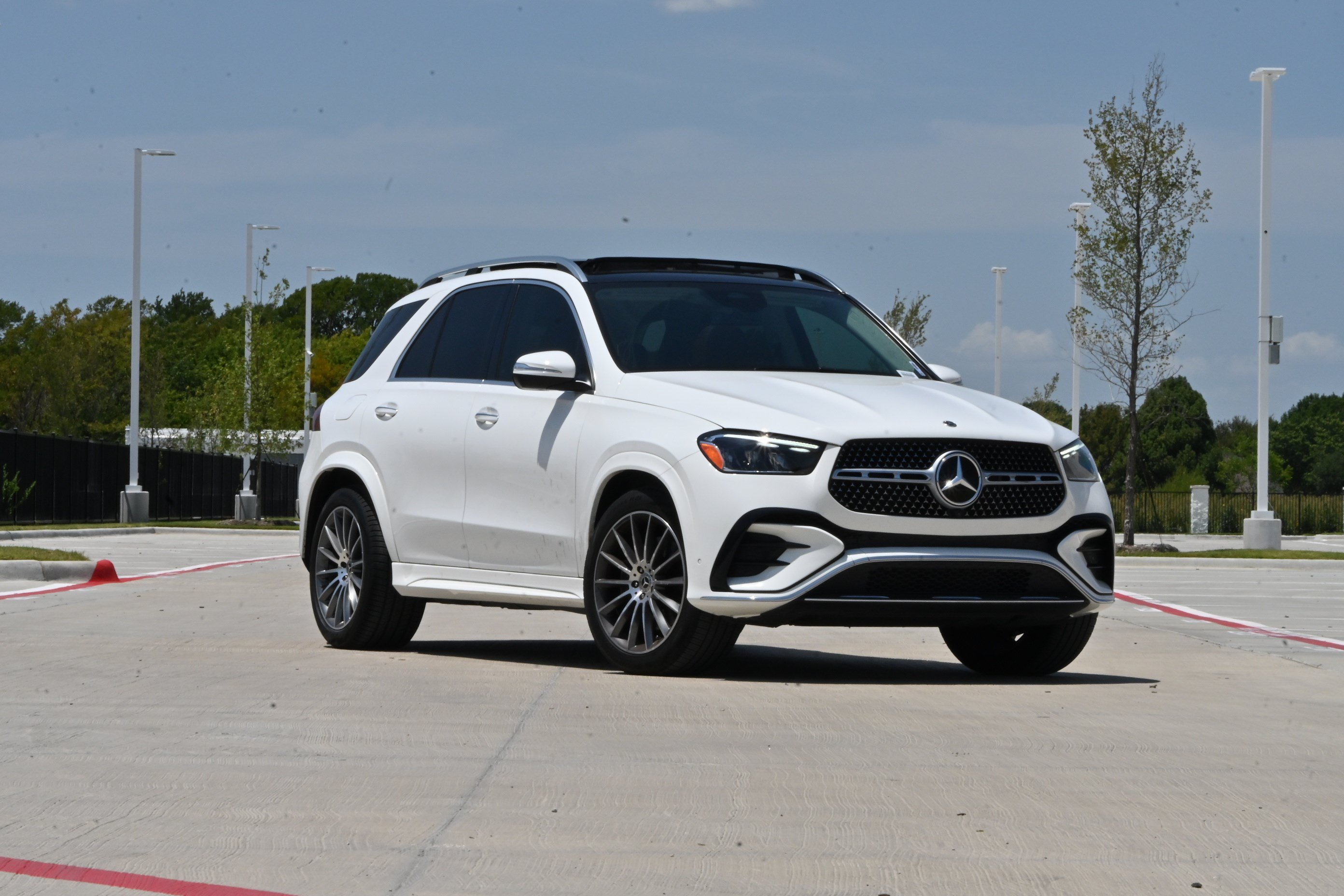 Used 2024 Mercedes-Benz GLE 450 4MATIC image 2