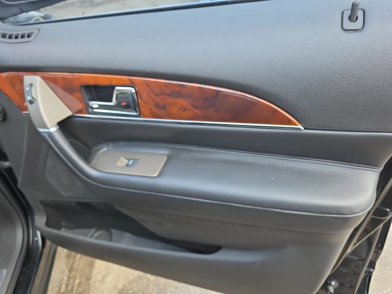 Used 2011 Lincoln MKX AWD w/ 102A Rapid Spec Order Code image 28