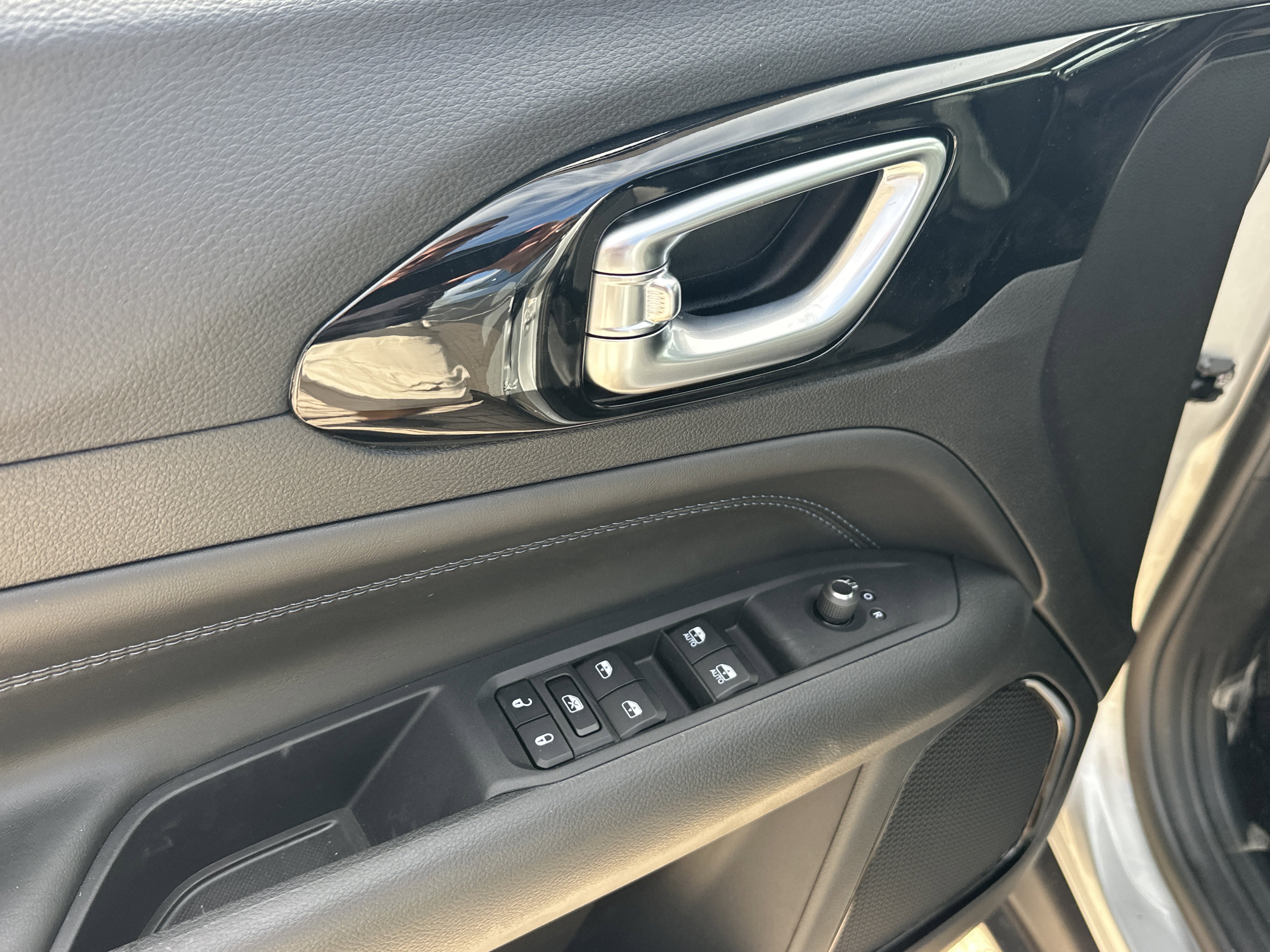 New 2026 Jeep Compass Latitude image 16