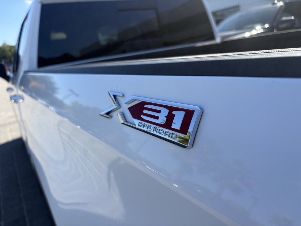 Used 2022 GMC Sierra 1500 SLT w/ SLT Premium Plus Package image 11