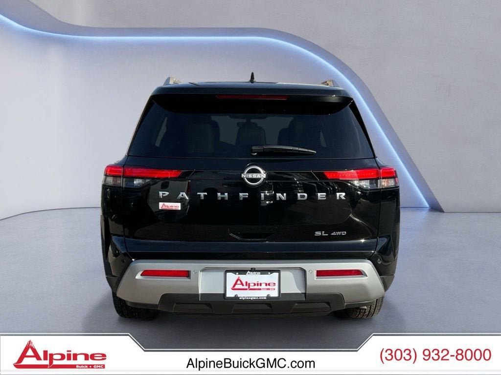 Used 2025 Nissan Pathfinder SL AWD/4WD image 4