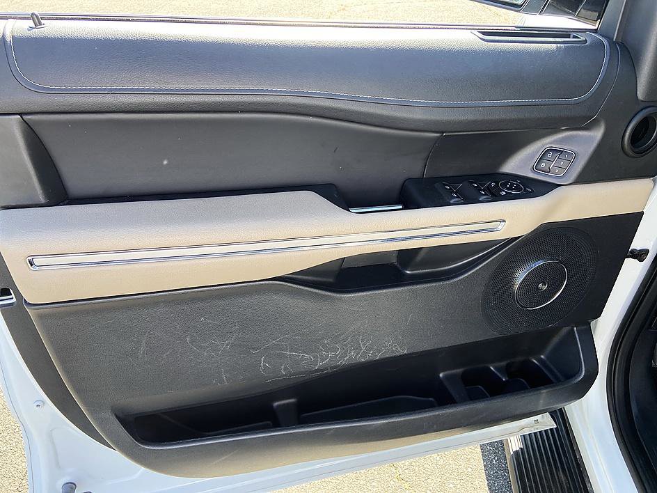 Used 2024 Ford Expedition Max Limited AWD/4WD image 9